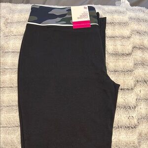 So women’s Black Yoga Bootcut Pants